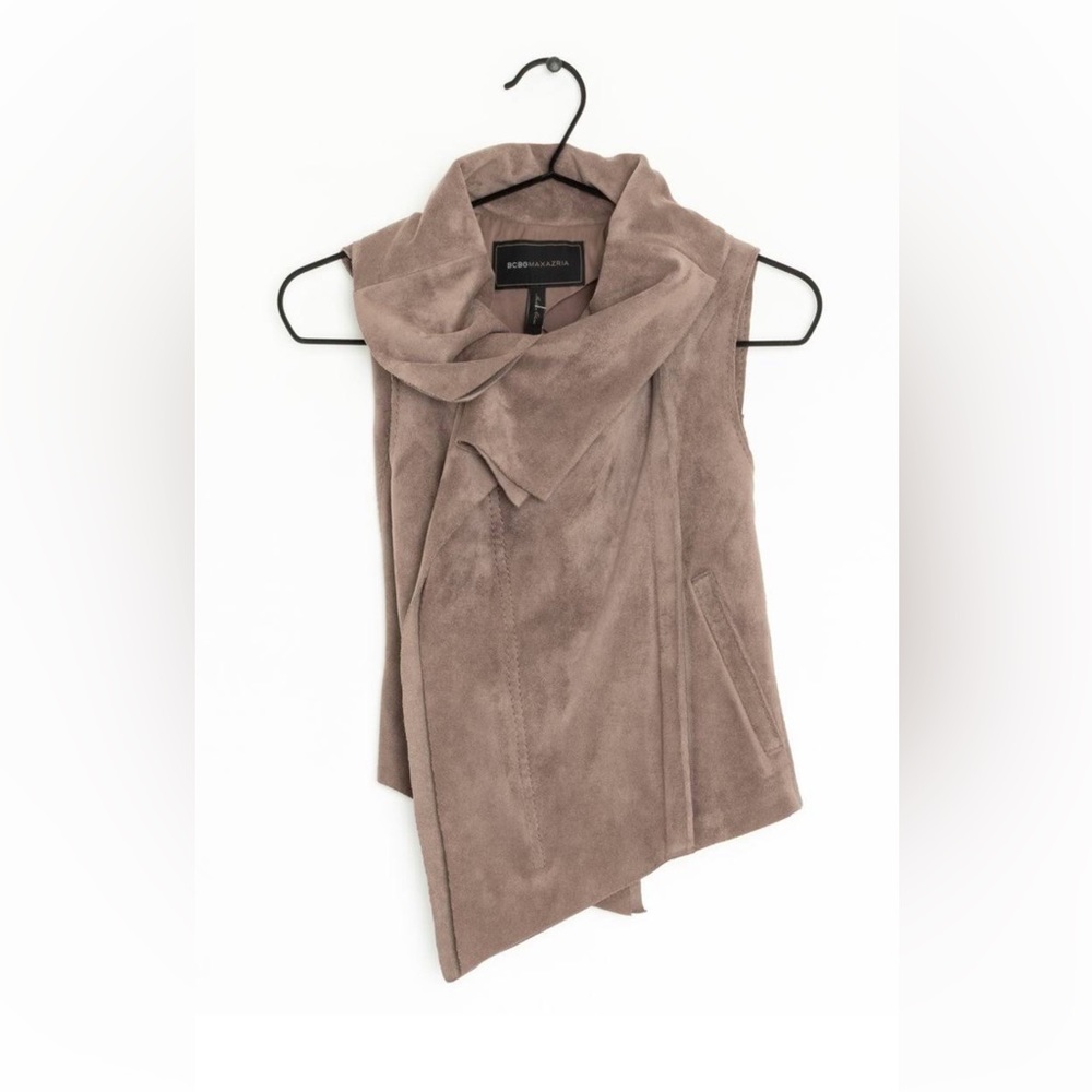 BCBG Maxazria Vest  XS Pre owned tan color like new